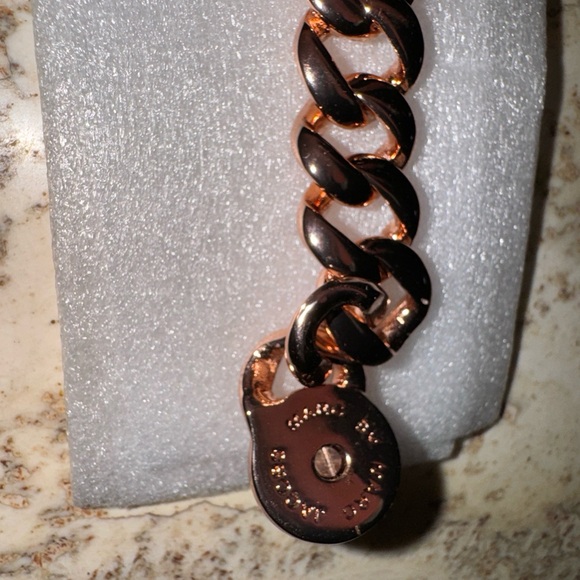 COPY - MARC JACOBS CHAIN LINK BANGLE BRACELET ROSE GOLD-TONE - Picture 7 of 9